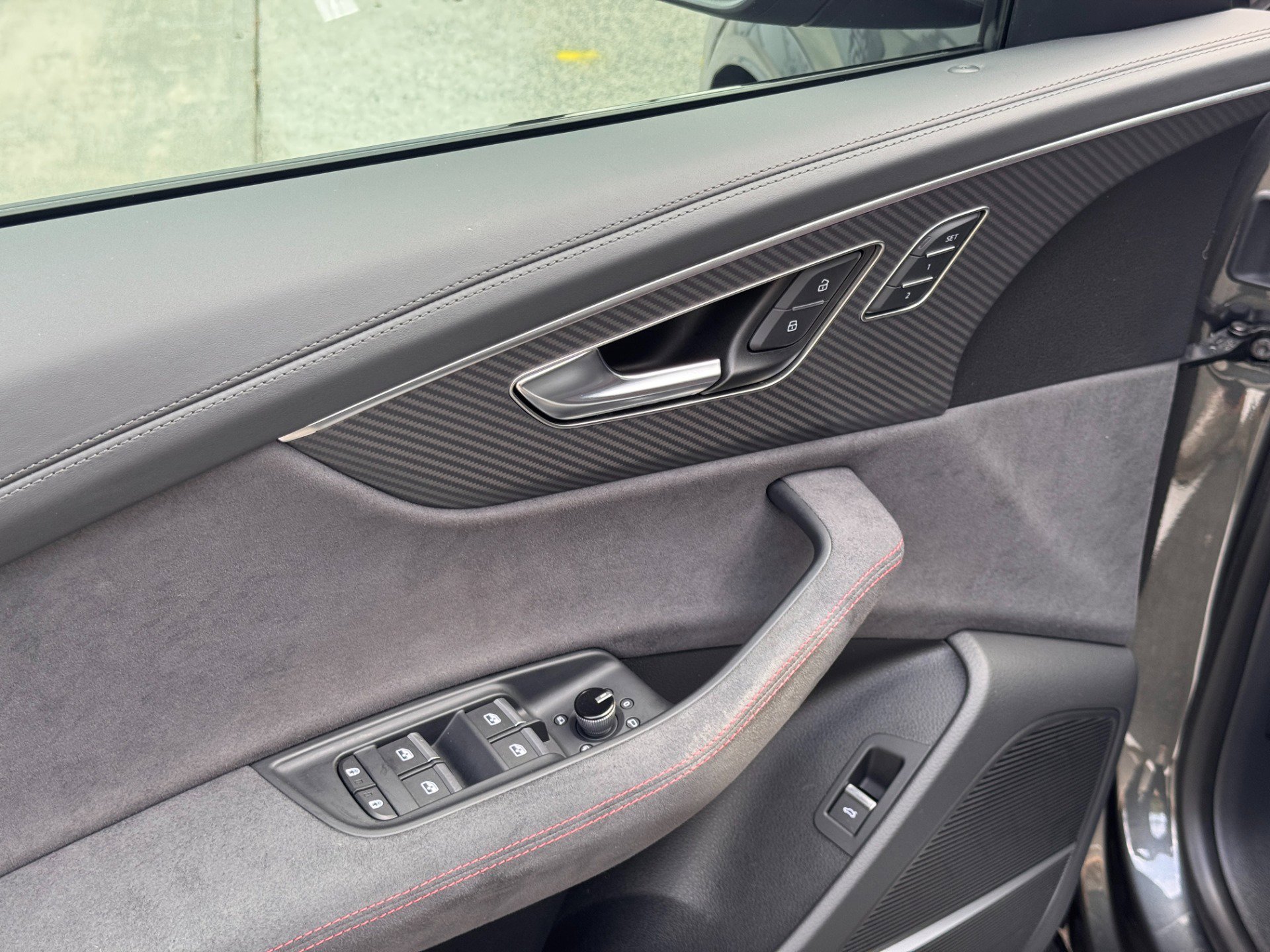 Used 2025 Audi RS Q8 performance image 26