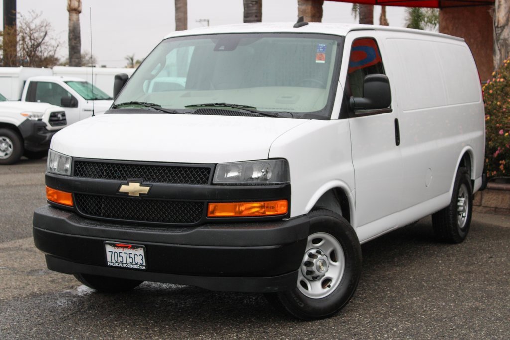 Used 2020 Chevrolet Express 3500 w/ Driver Convenience Package image 4