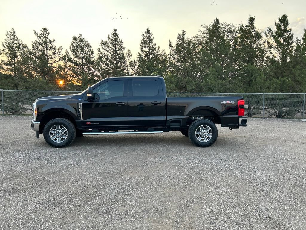 Used 2025 Ford F250 Lariat AWD/4WD image 3