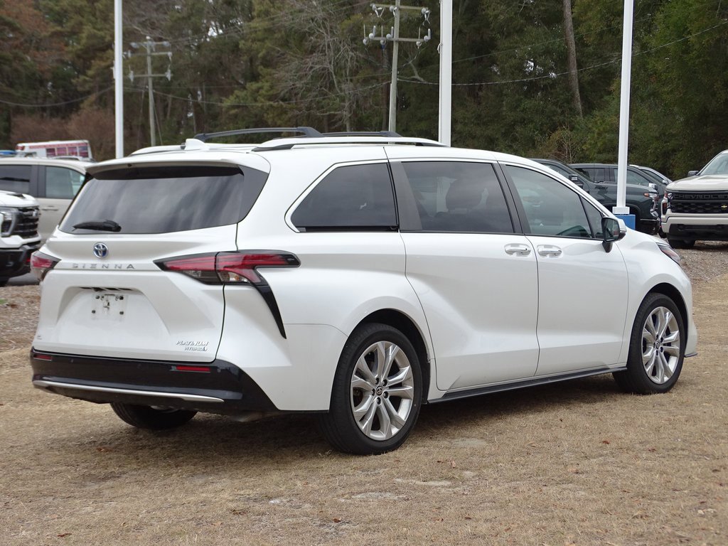 Used 2023 Toyota Sienna Platinum image 7