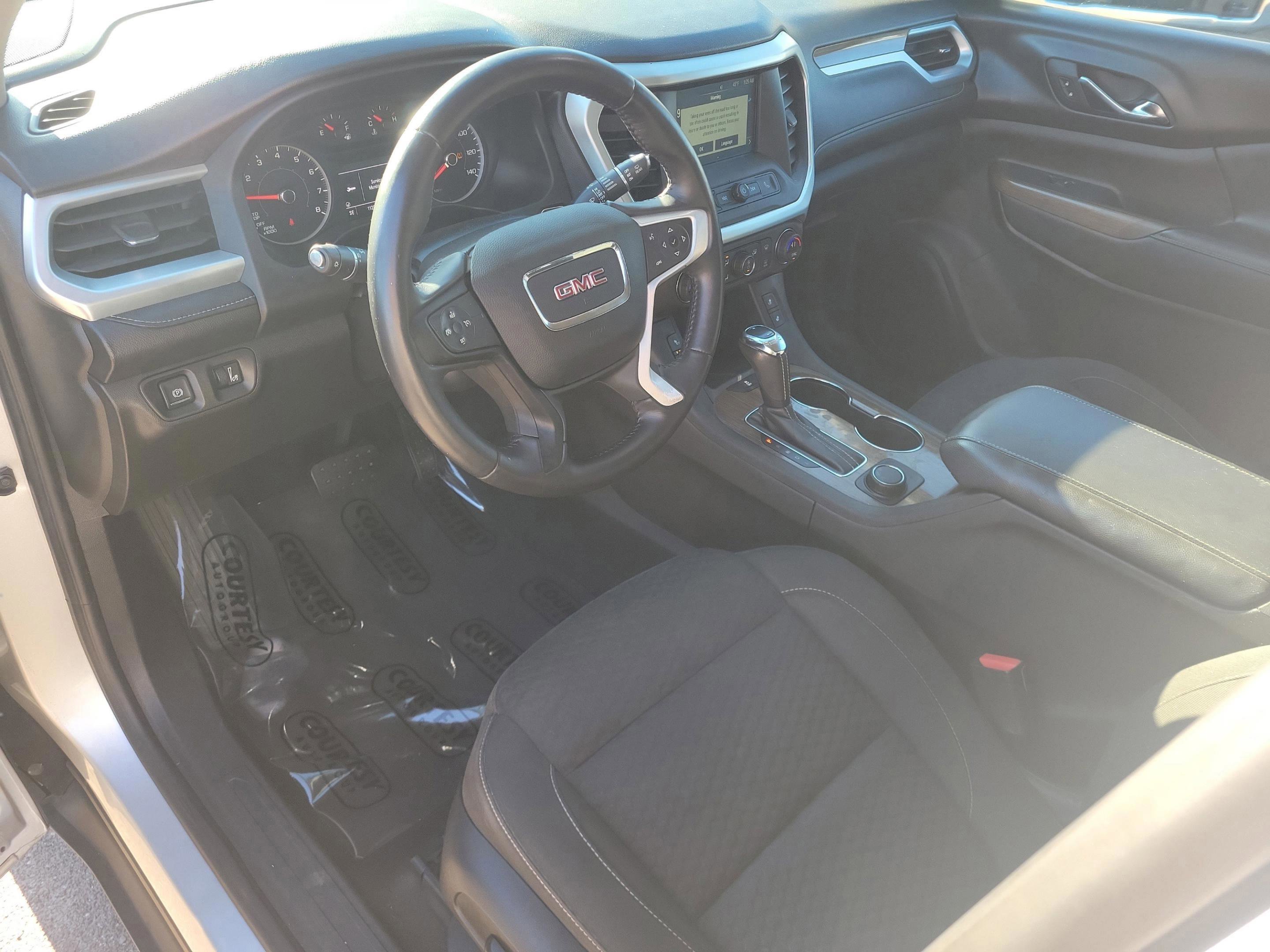 Used 2018 GMC Acadia SLE image 24