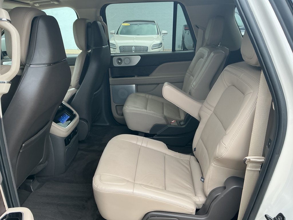 Used 2024 Lincoln Navigator L Reserve AWD/4WD image 25