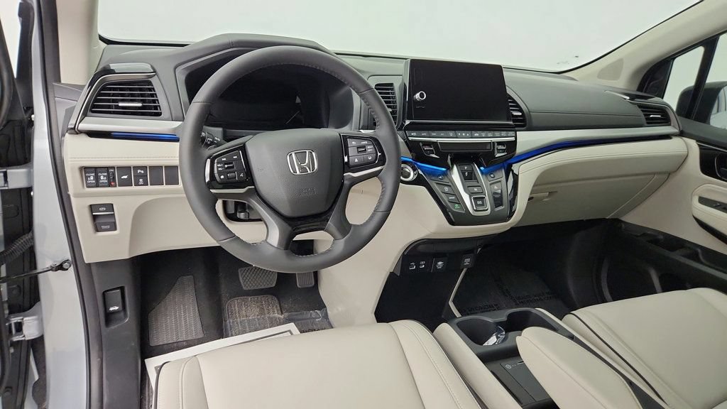 Used 2026 Honda Odyssey Touring image 13