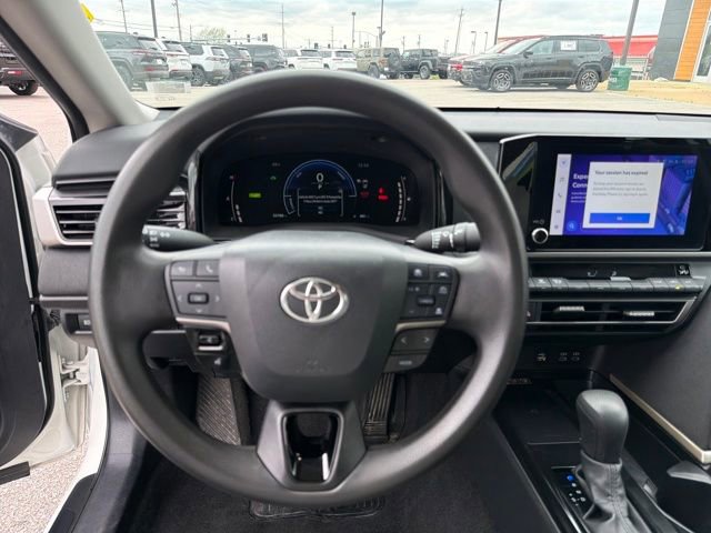 Used 2025 Toyota Camry LE image 32