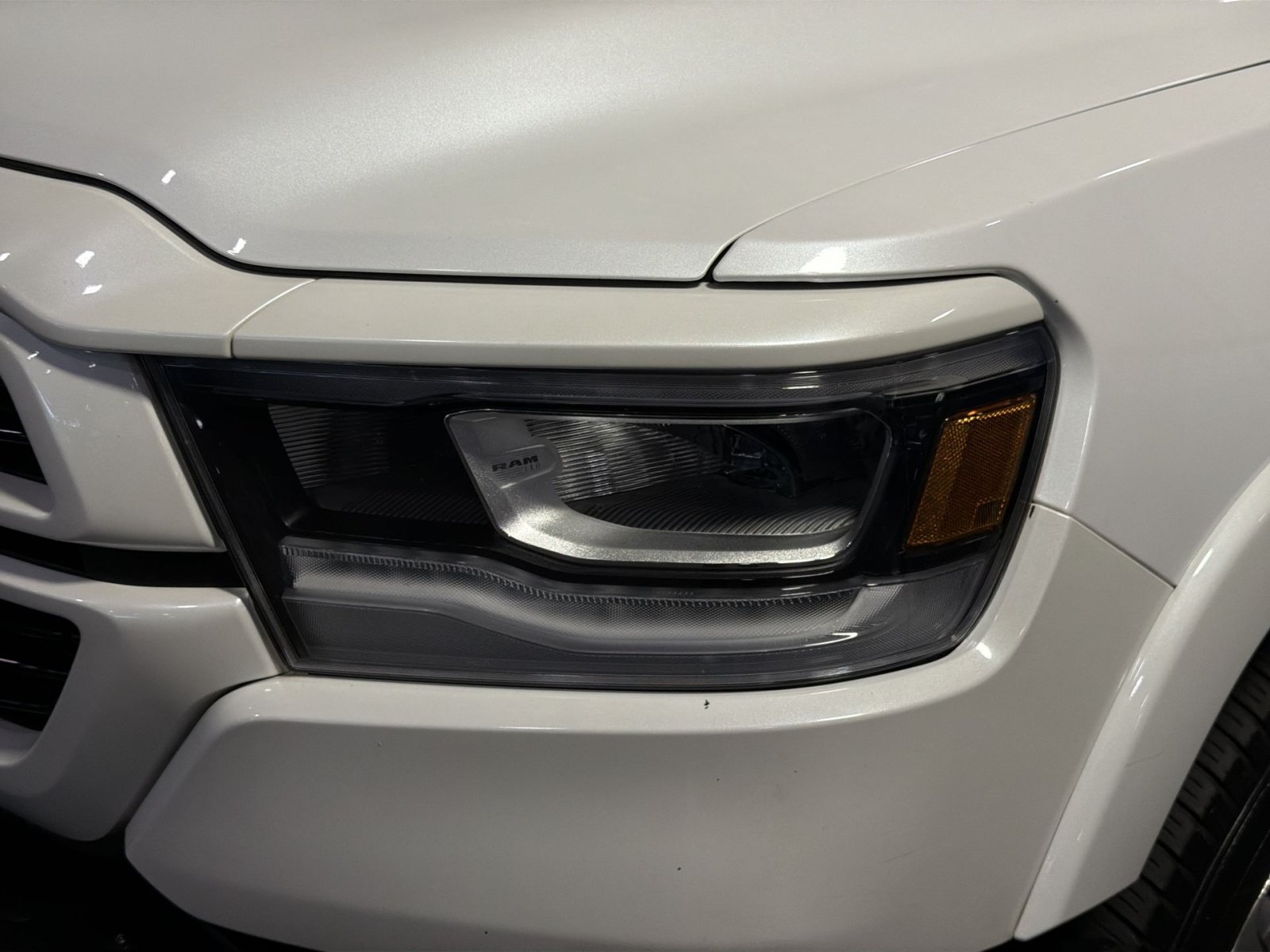 Used 2019 RAM 1500 Laramie AWD/4WD image 13