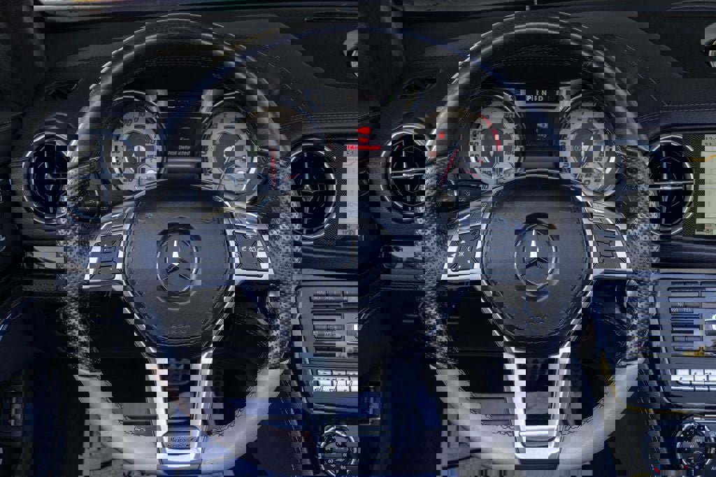 Used 2015 Mercedes-Benz SL 550 image 17