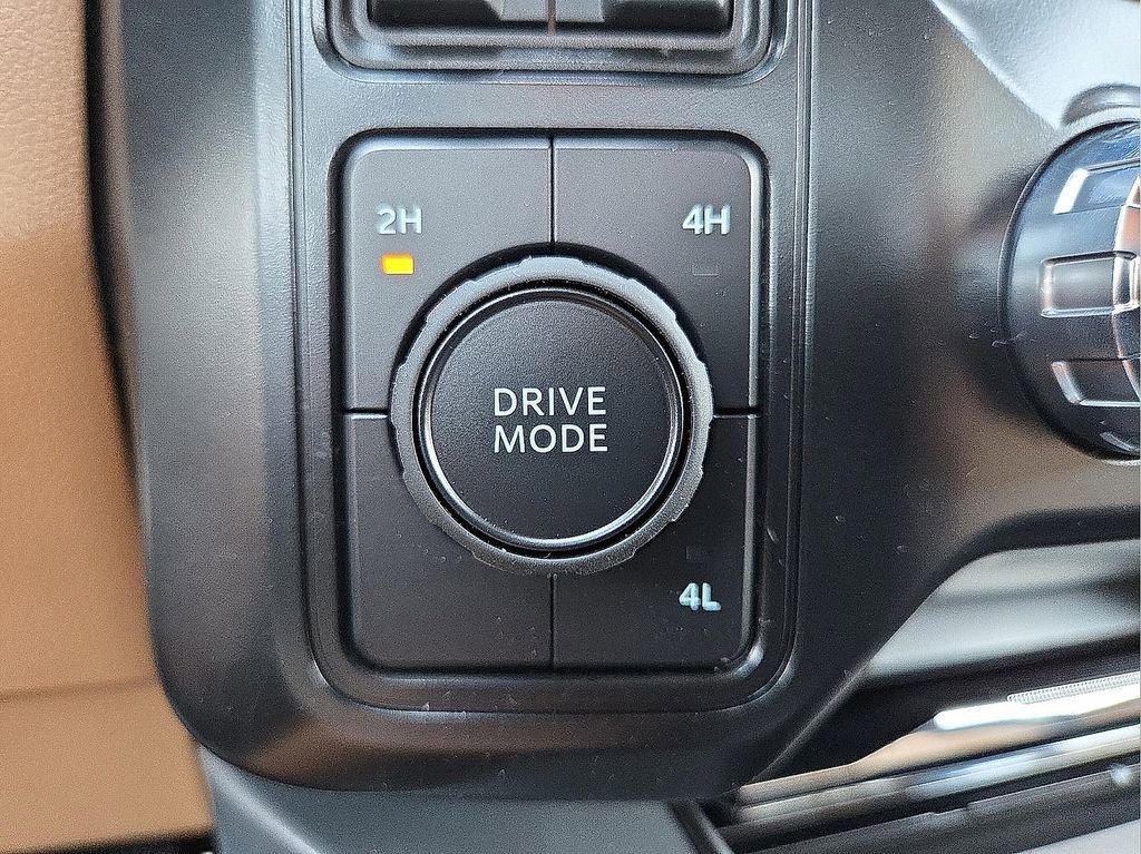 New 2025 Ford F350 Lariat image 15