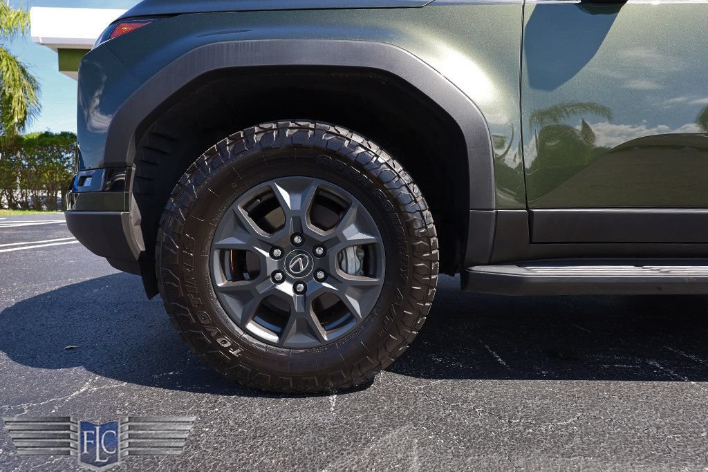 Used 2024 Lexus GX 550 AWD/4WD image 11