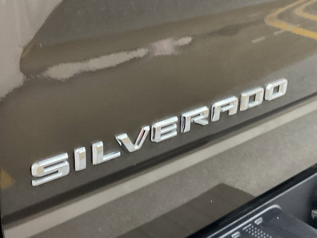 Used 2023 Chevrolet Silverado 1500 LT AWD/4WD image 24