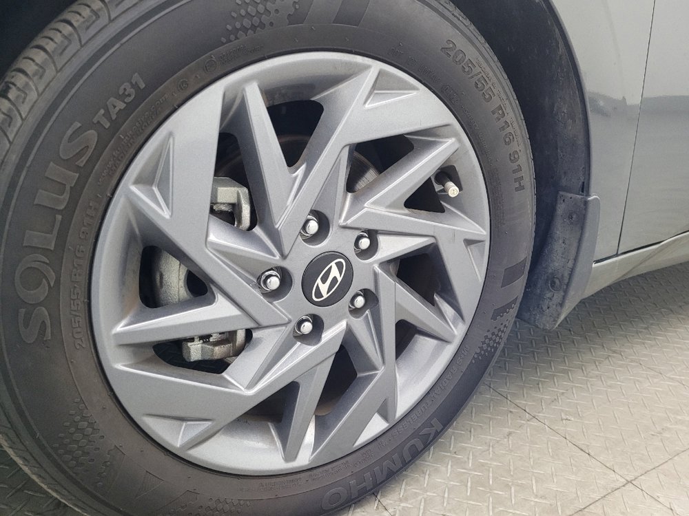 Used 2024 Hyundai Elantra SEL image 31