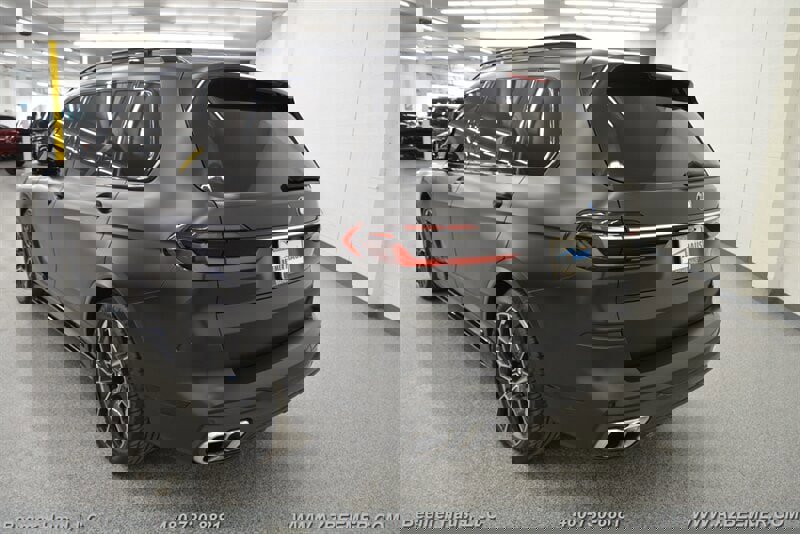 Used 2023 BMW X7 M60i w/ Climate Comfort Package image 12