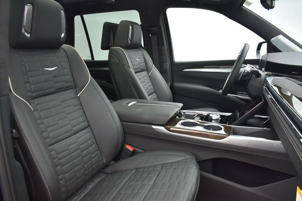 Certified 2026 Cadillac Escalade Platinum Sport w/ LPO, ONYX Package AWD/4WD image 38
