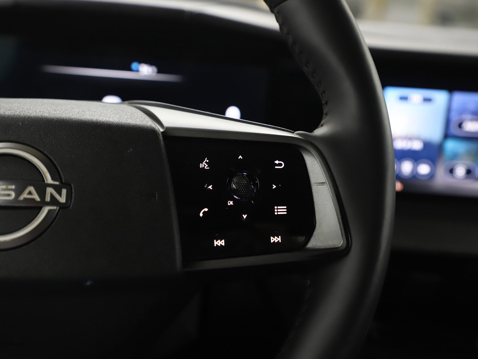 Used 2025 Nissan Murano SV AWD/4WD image 27