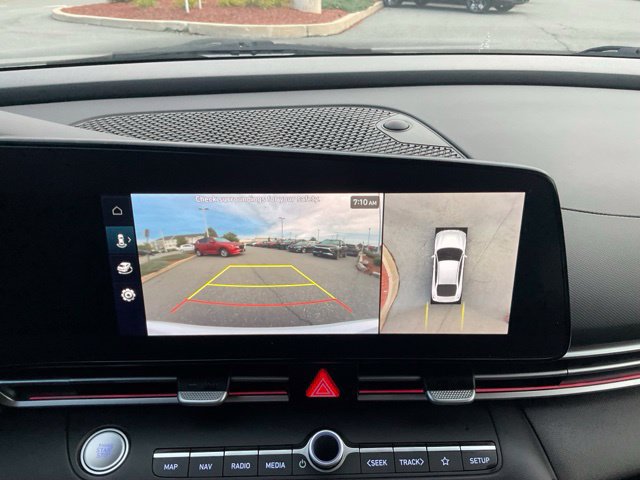 Used 2024 Hyundai Elantra Limited FWD image 18