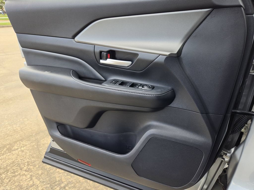 Used 2025 Toyota Grand Highlander AWD image 26