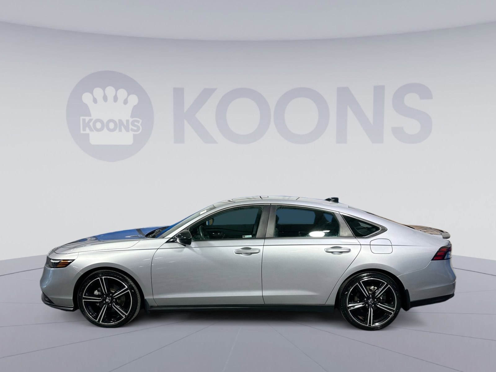 Used 2023 Honda Accord Sport image 2