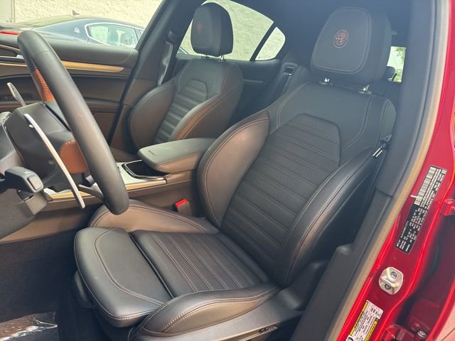 Used 2025 Alfa Romeo Stelvio Sprint image 16