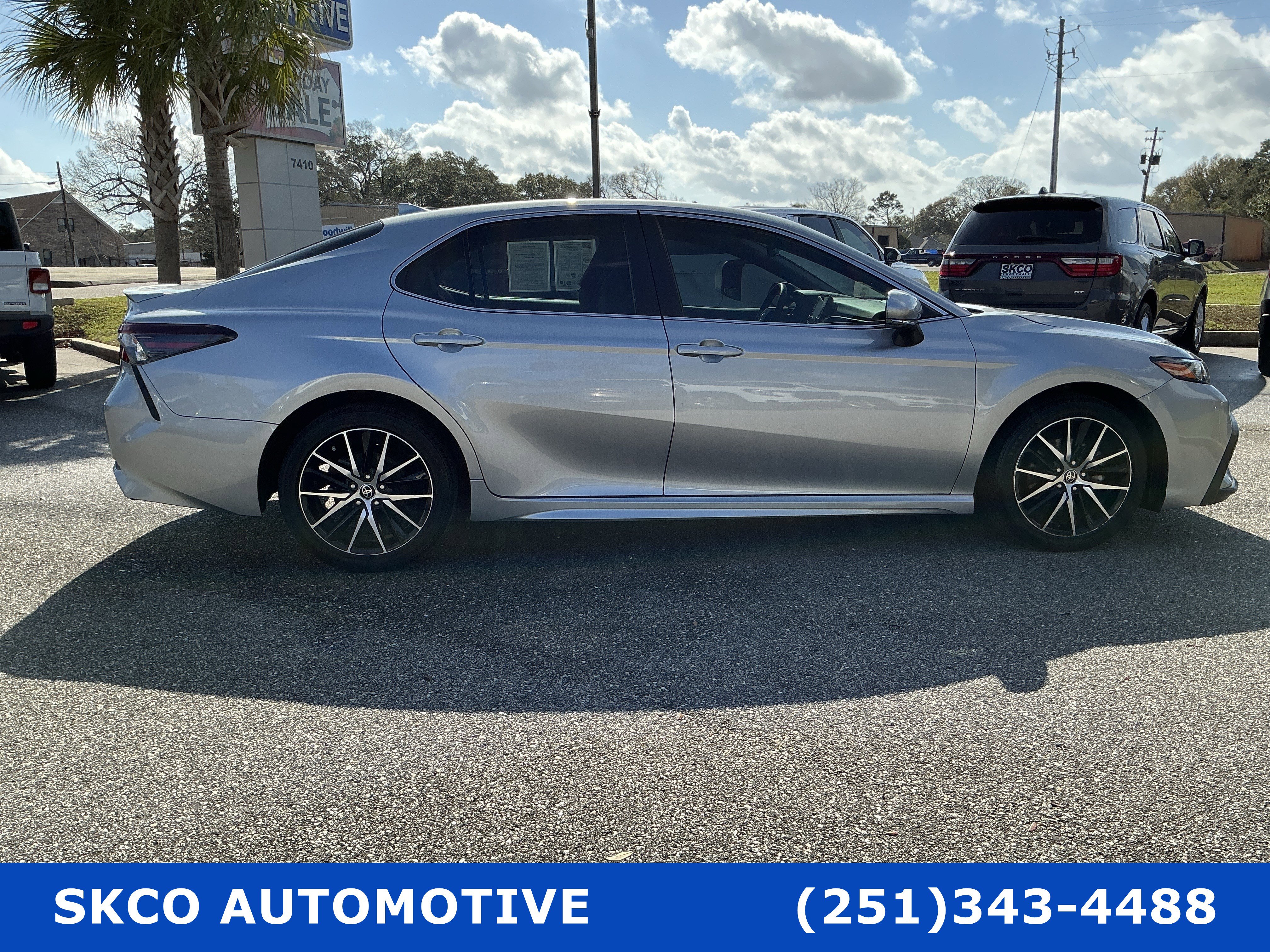 Used 2024 Toyota Camry SE image 6