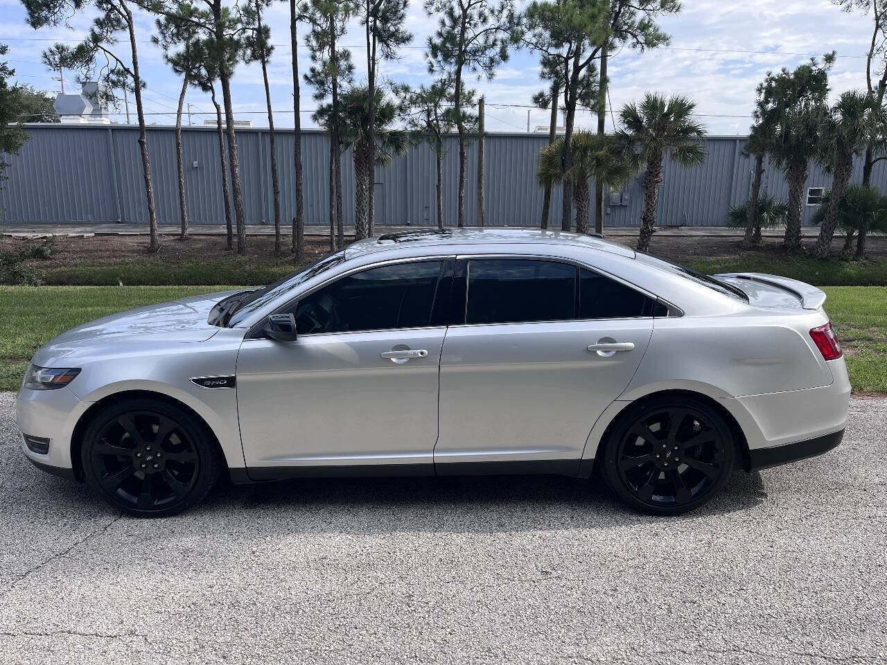 Used 2019 Ford Taurus SHO AWD/4WD image 3
