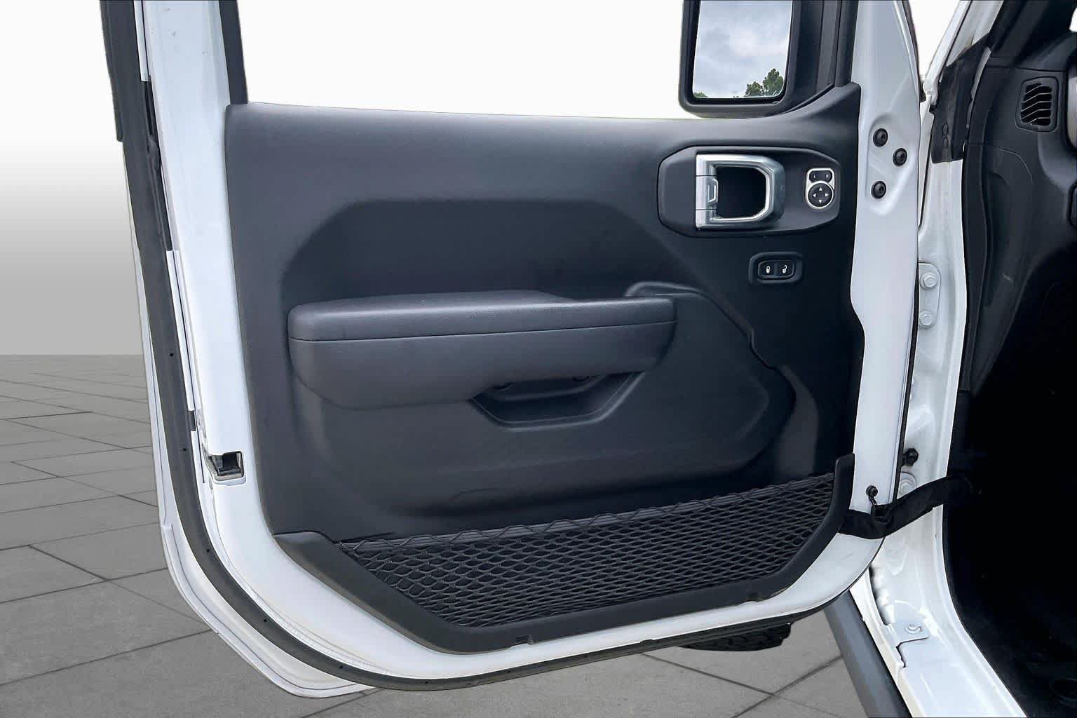 Used 2022 Jeep Wrangler Unlimited Sport AWD/4WD image 21