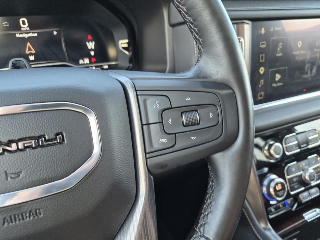Used 2023 GMC Yukon Denali Ultimate w/ LPO, Floor Liner Package AWD/4WD image 28