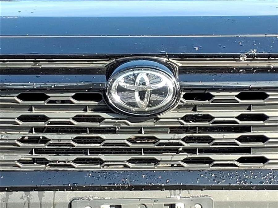 Used 2021 Toyota RAV4 XLE Premium image 15