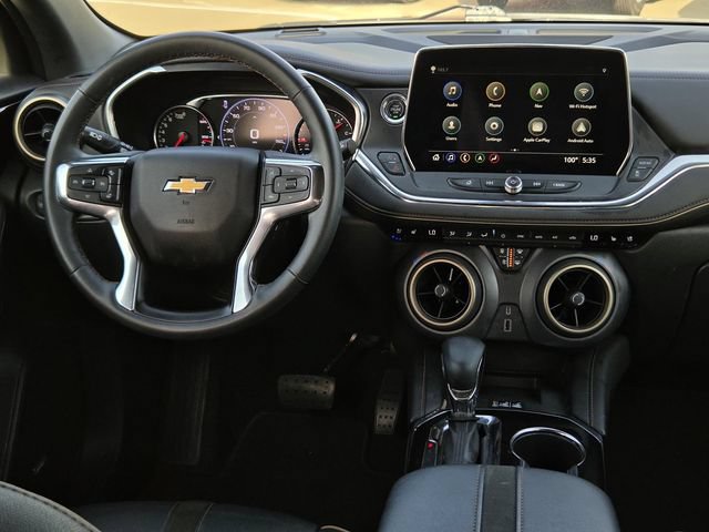 Used 2023 Chevrolet Blazer Premier w/ Enhanced Convenience Package FWD image 11