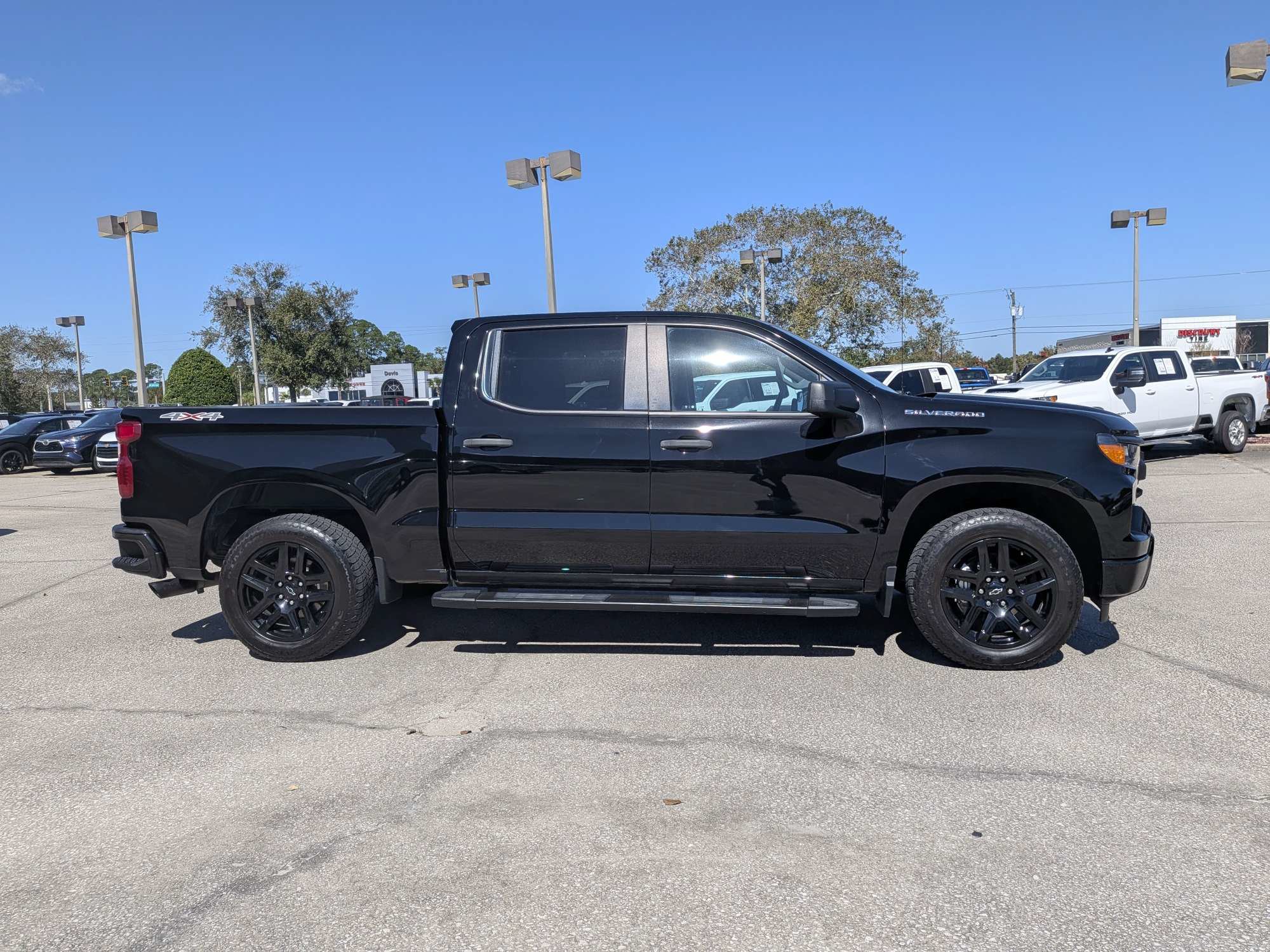 Used 2022 Chevrolet Silverado 1500 Custom AWD/4WD image 3