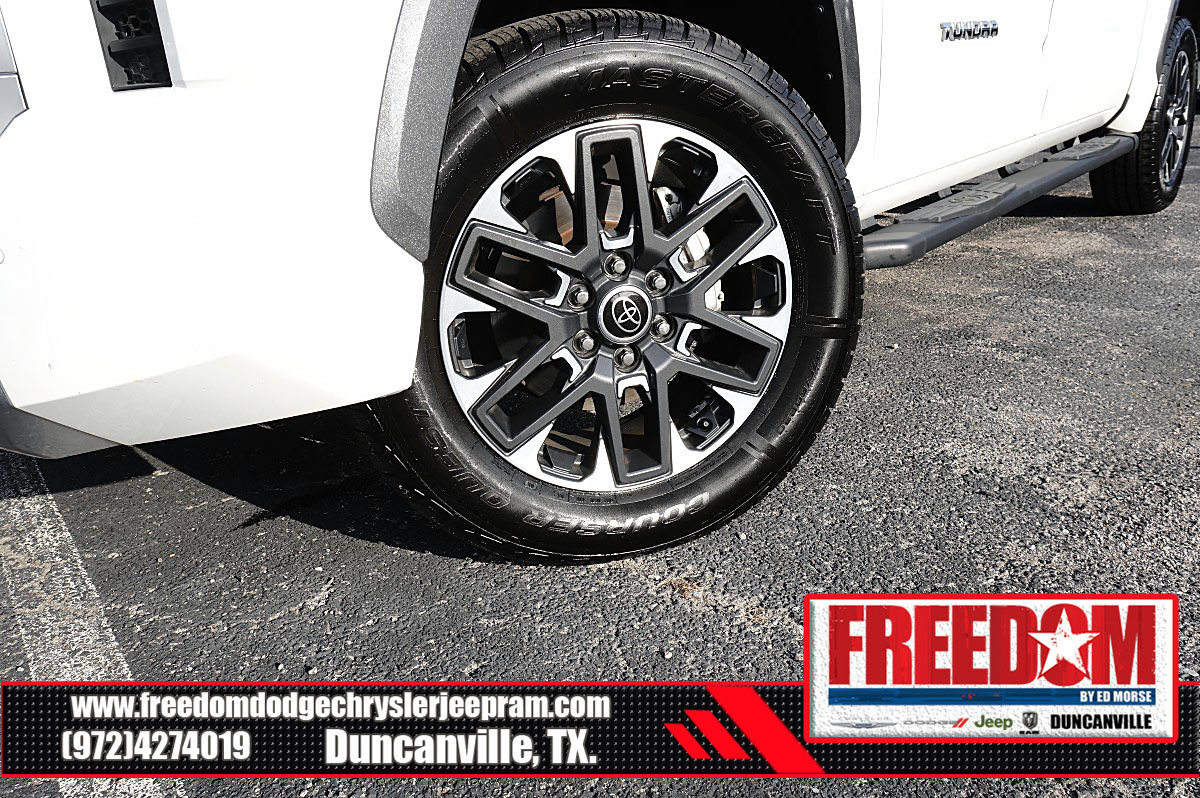 Used 2024 Toyota Tundra Limited w/ Power Package AWD/4WD image 9