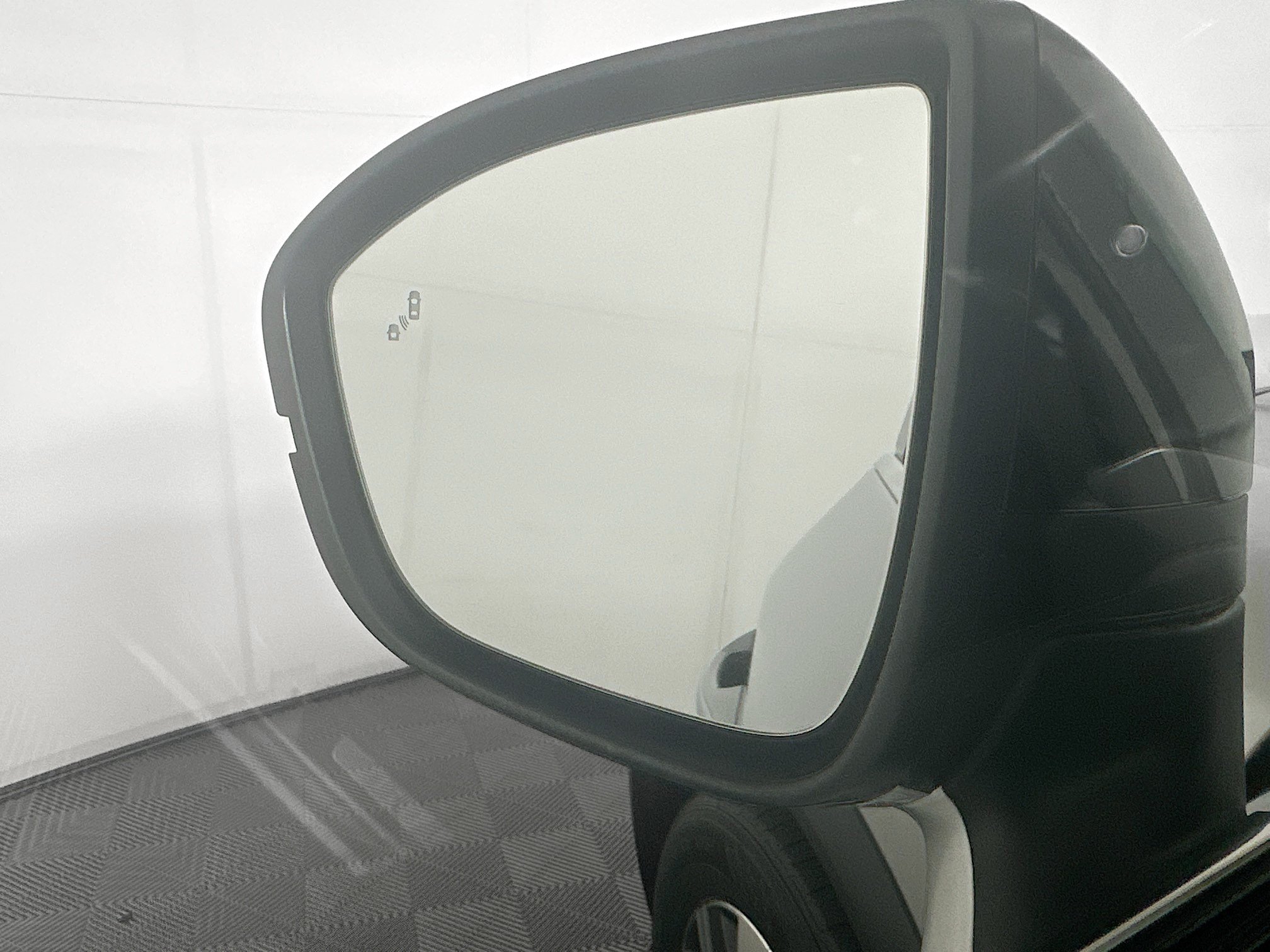 Used 2023 INFINITI QX60 Pure AWD/4WD image 16