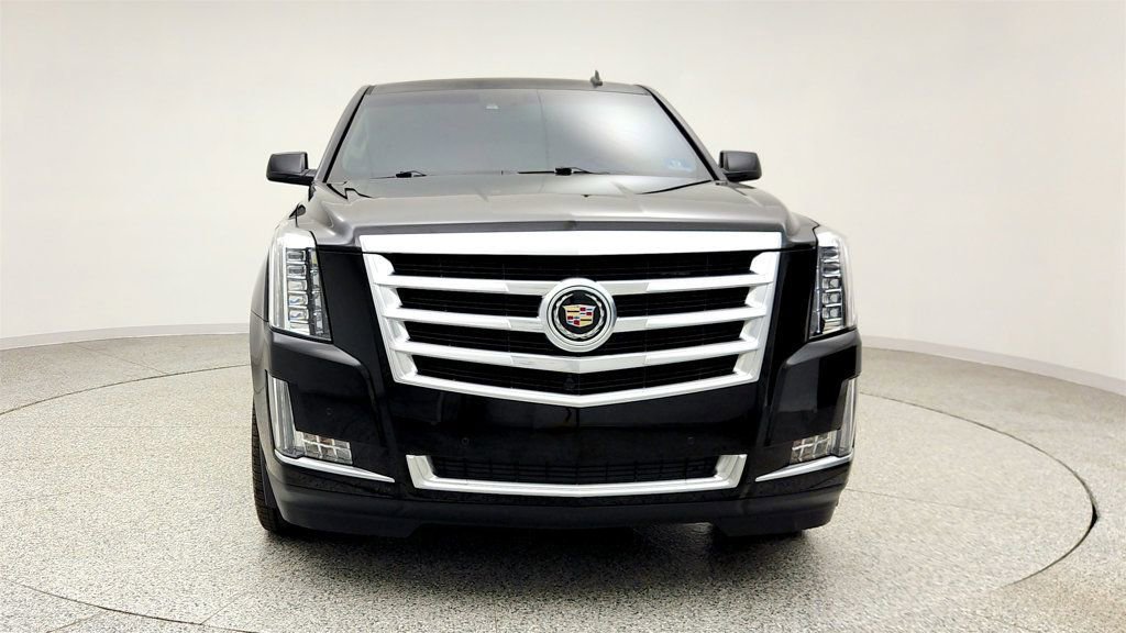 Used 2015 Cadillac Escalade Premium image 2