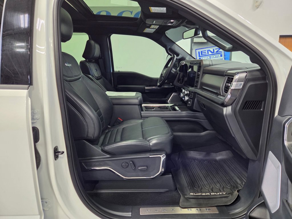 Used 2025 Ford F250 4x4 Crew Cab Super Duty image 21