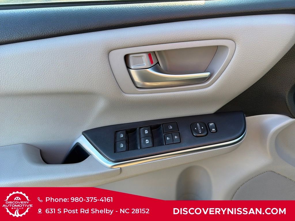 Used 2017 Toyota Camry SE image 13