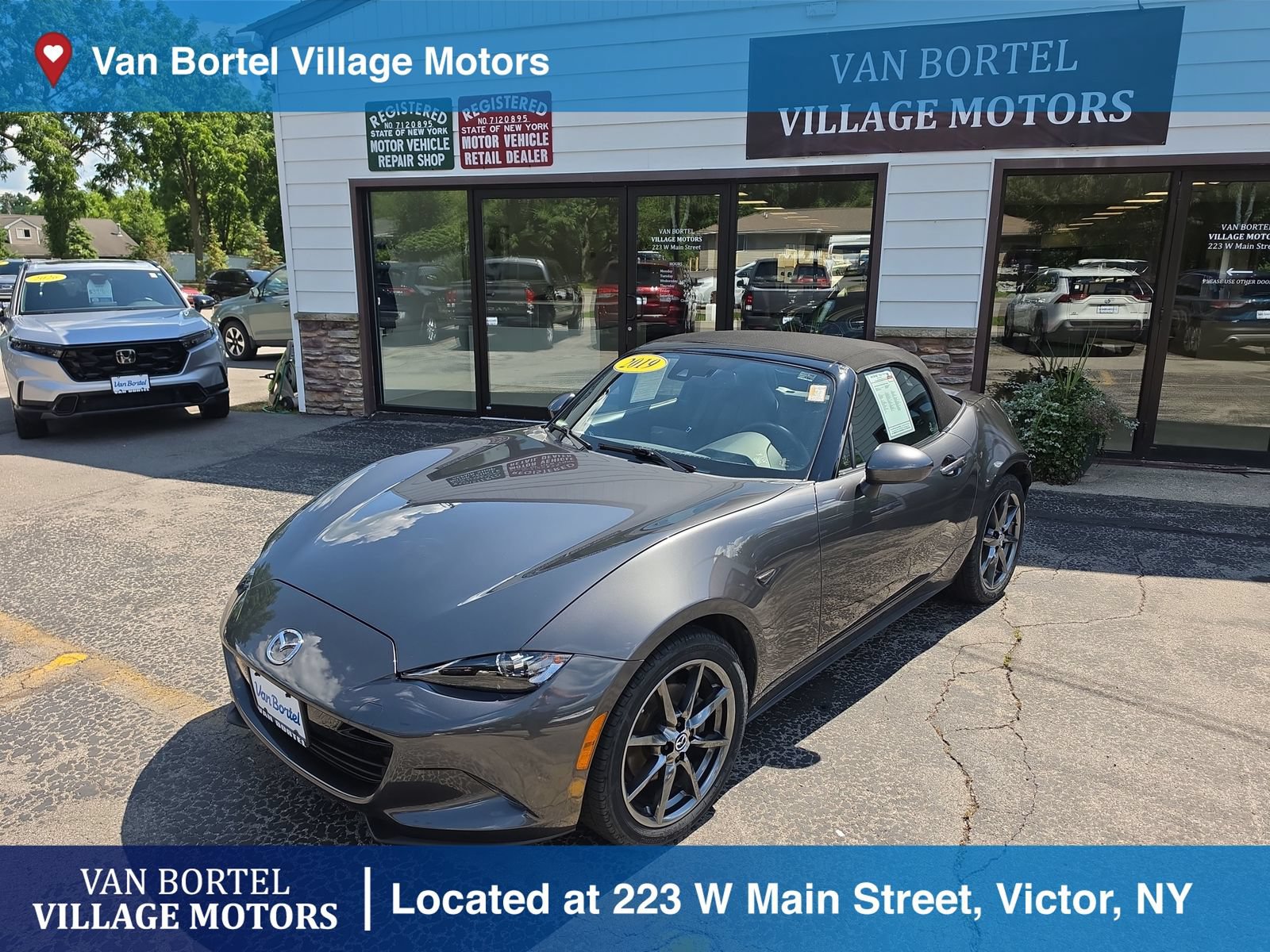 Used 2019 MAZDA MX-5 Miata Grand Touring w/ GT-S Package RWD image 1