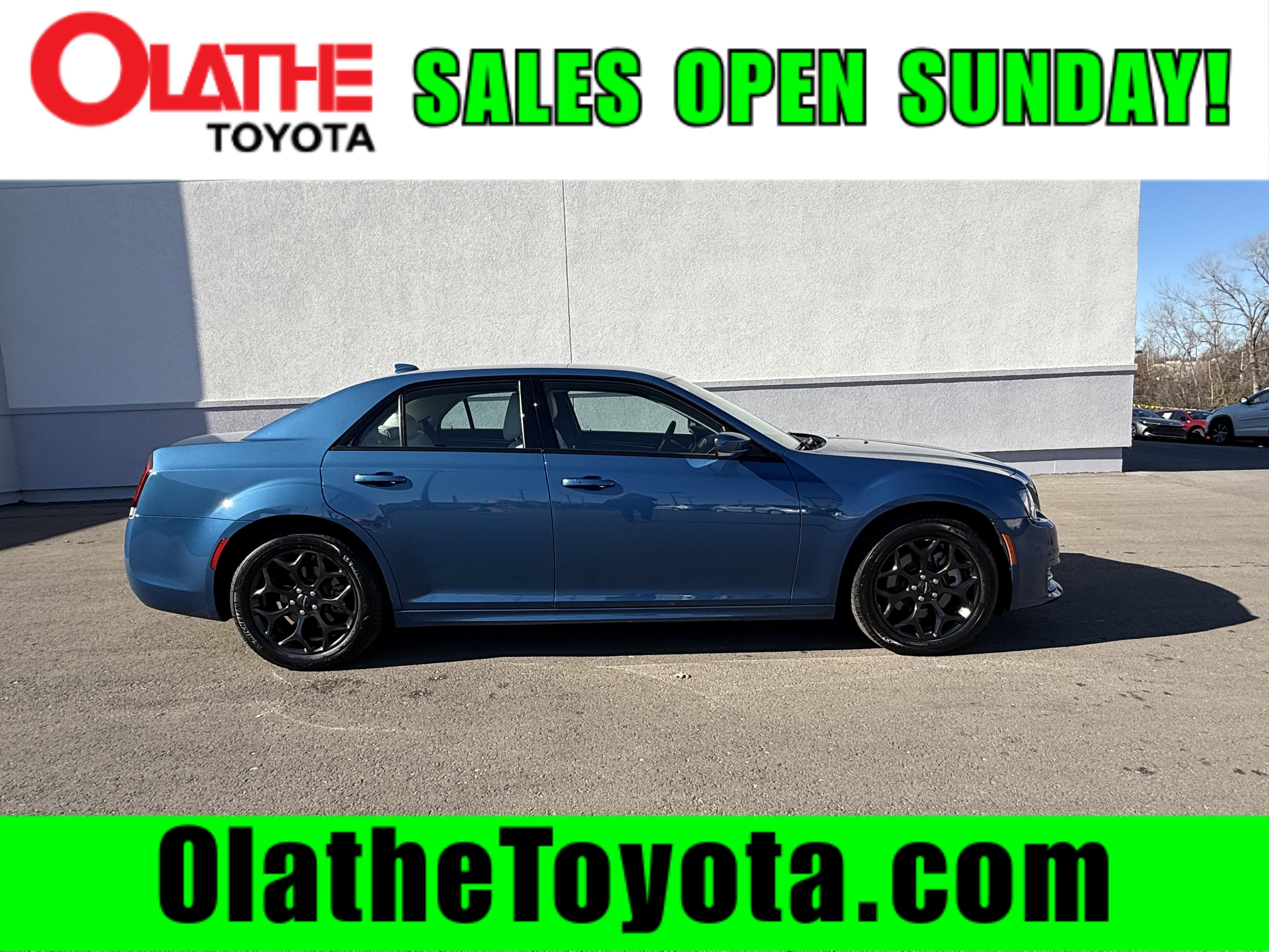 Used 2022 Chrysler 300 Touring L w/ Comfort Group