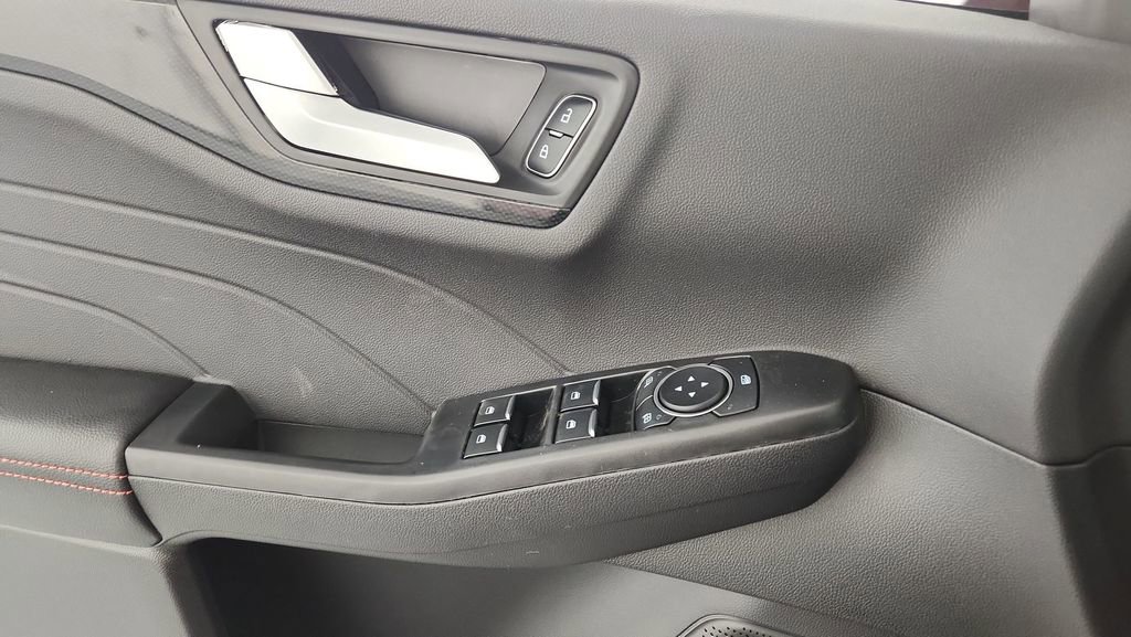 New 2026 Ford Escape ST-Line w/ Tech Pack #1 image 17