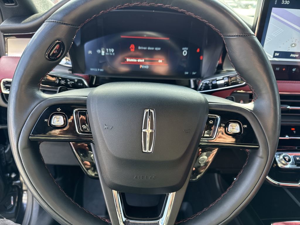 Used 2025 Lincoln Corsair Reserve image 23