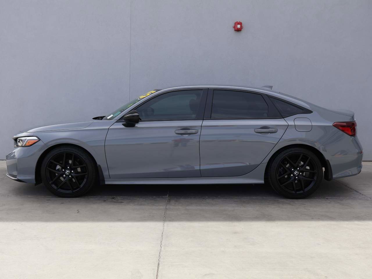 Used 2025 Honda Civic Sport image 2