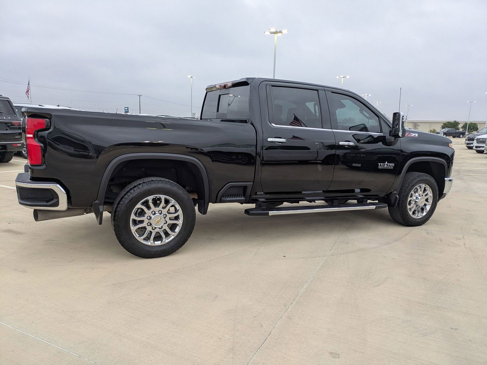 Used 2025 Chevrolet Silverado 2500 LTZ w/ LTZ Premium Texas Edition image 2