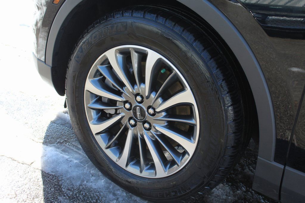 Used 2023 Lincoln Nautilus AWD w/ Premium Package image 9