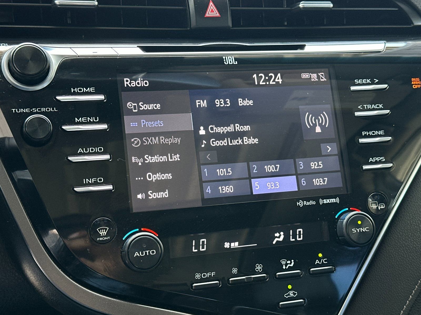 Used 2018 Toyota Camry XSE FWD image 16