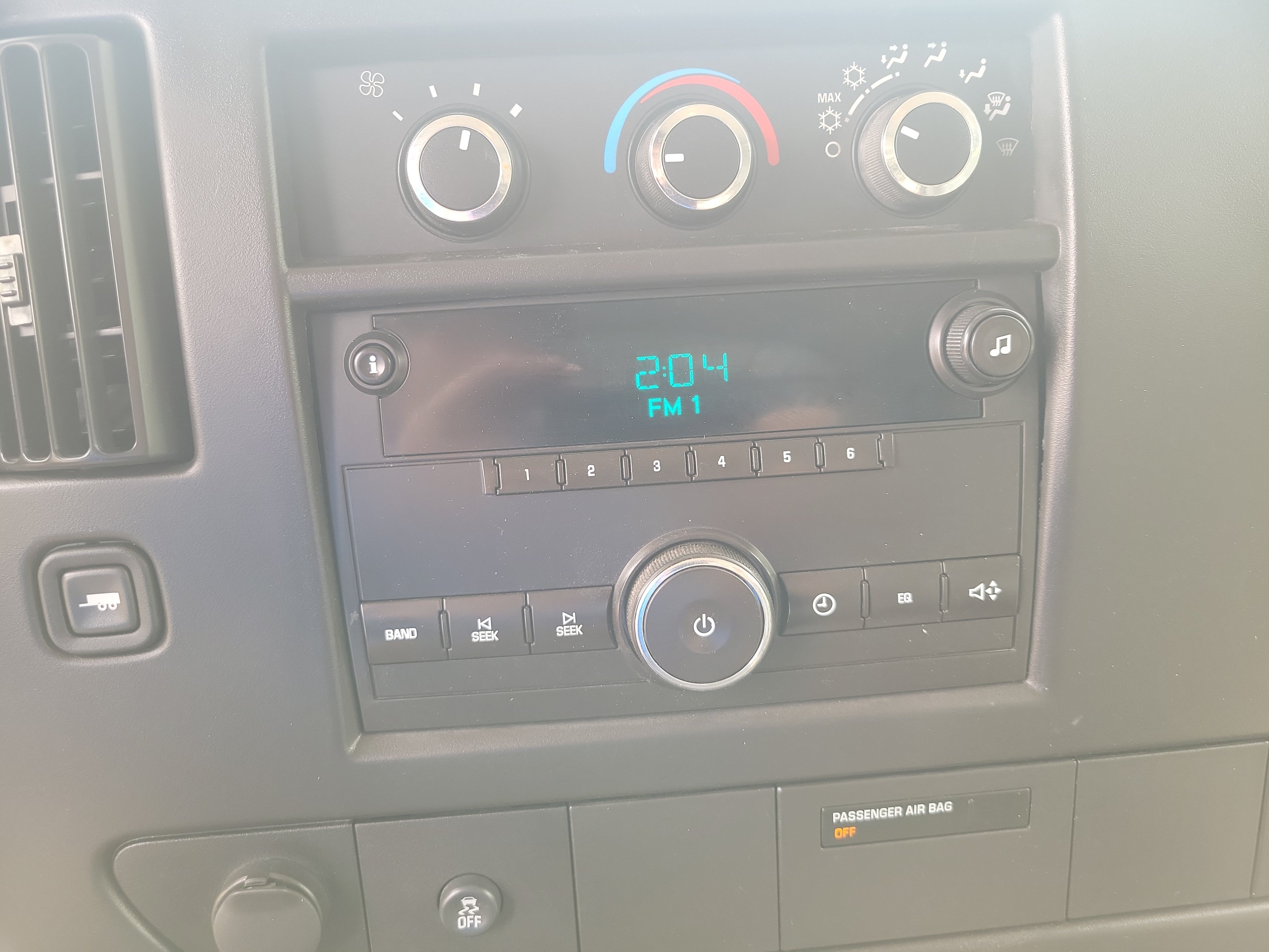 Used 2013 Chevrolet Express 1500 RWD image 24