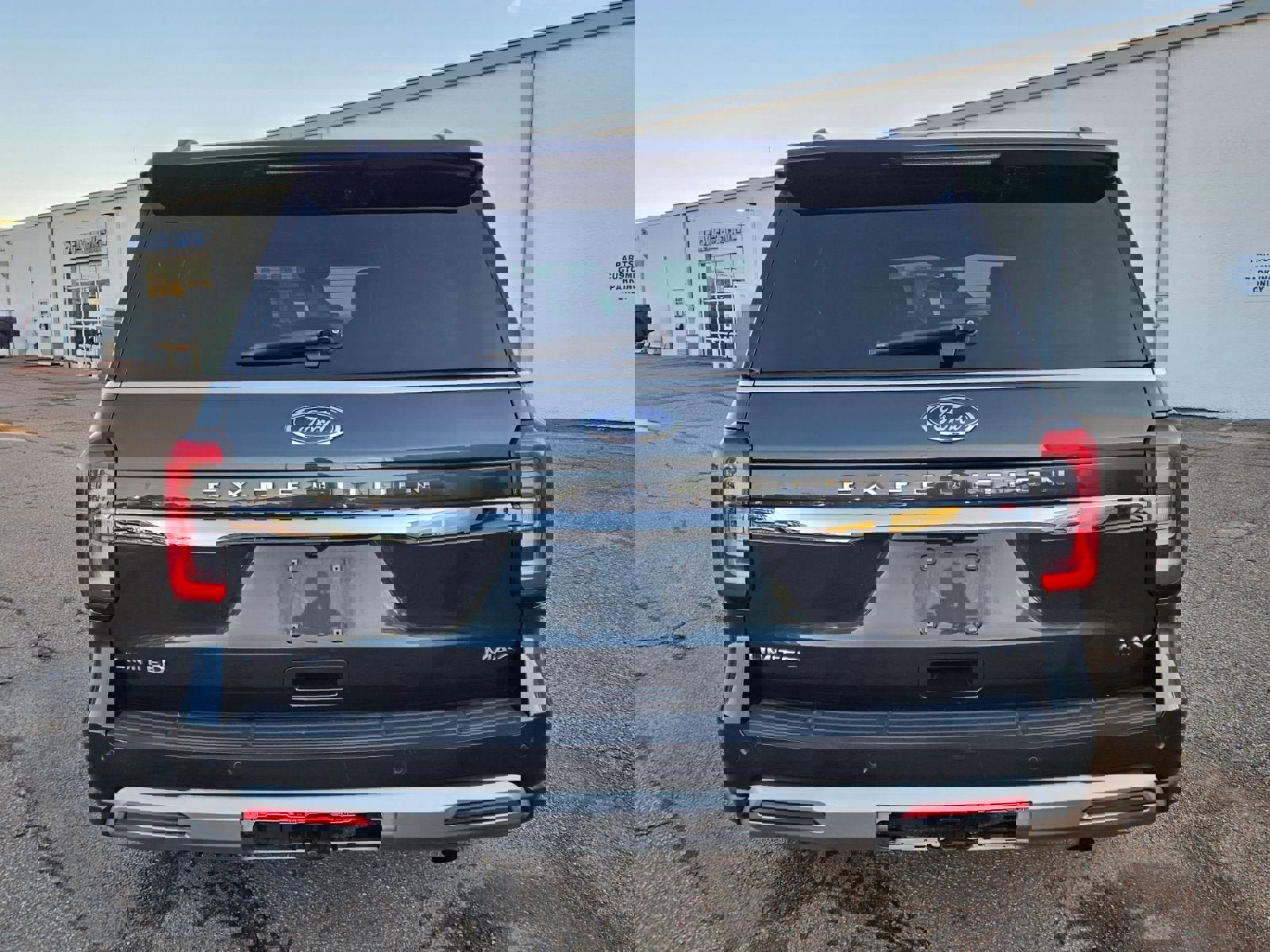 Used 2024 Ford Expedition Max Limited image 5