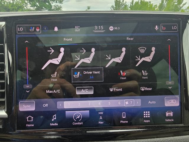 Used 2021 Chrysler Pacifica Limited w/ Premium & Safety Sphere Group AWD/4WD image 23