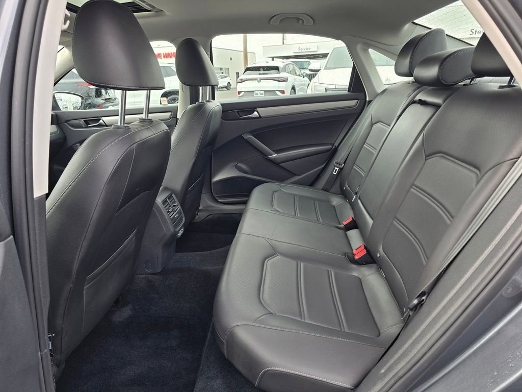 Used 2020 Volkswagen Passat 2.0T SE image 18