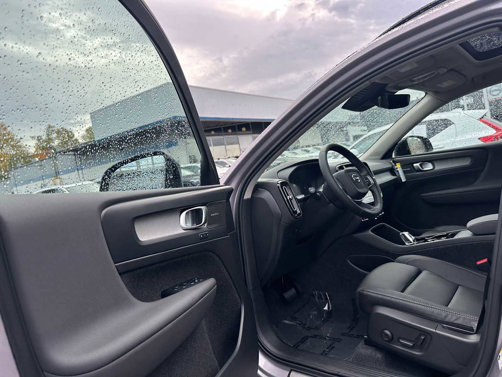 New 2026 Volvo XC40 B5 Plus w/ Climate Package image 20