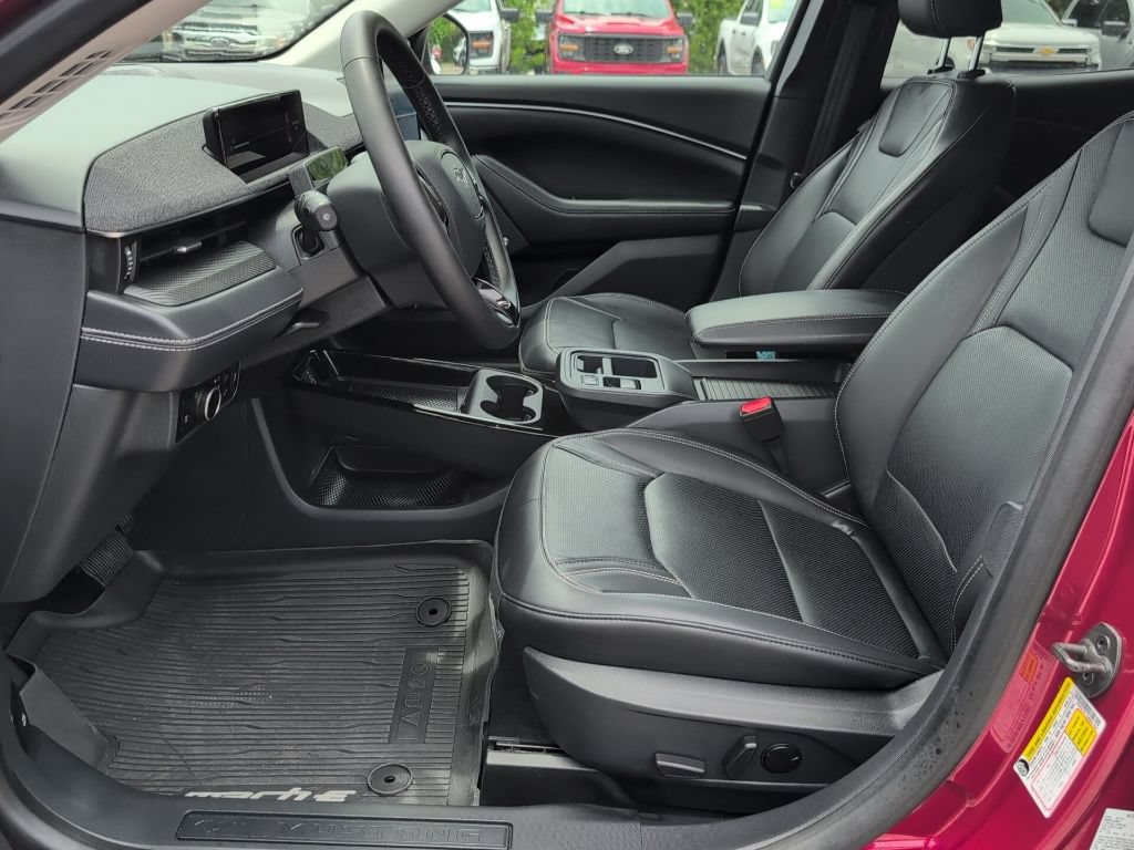 Used 2025 Ford Mustang Mach-E Premium RWD image 8