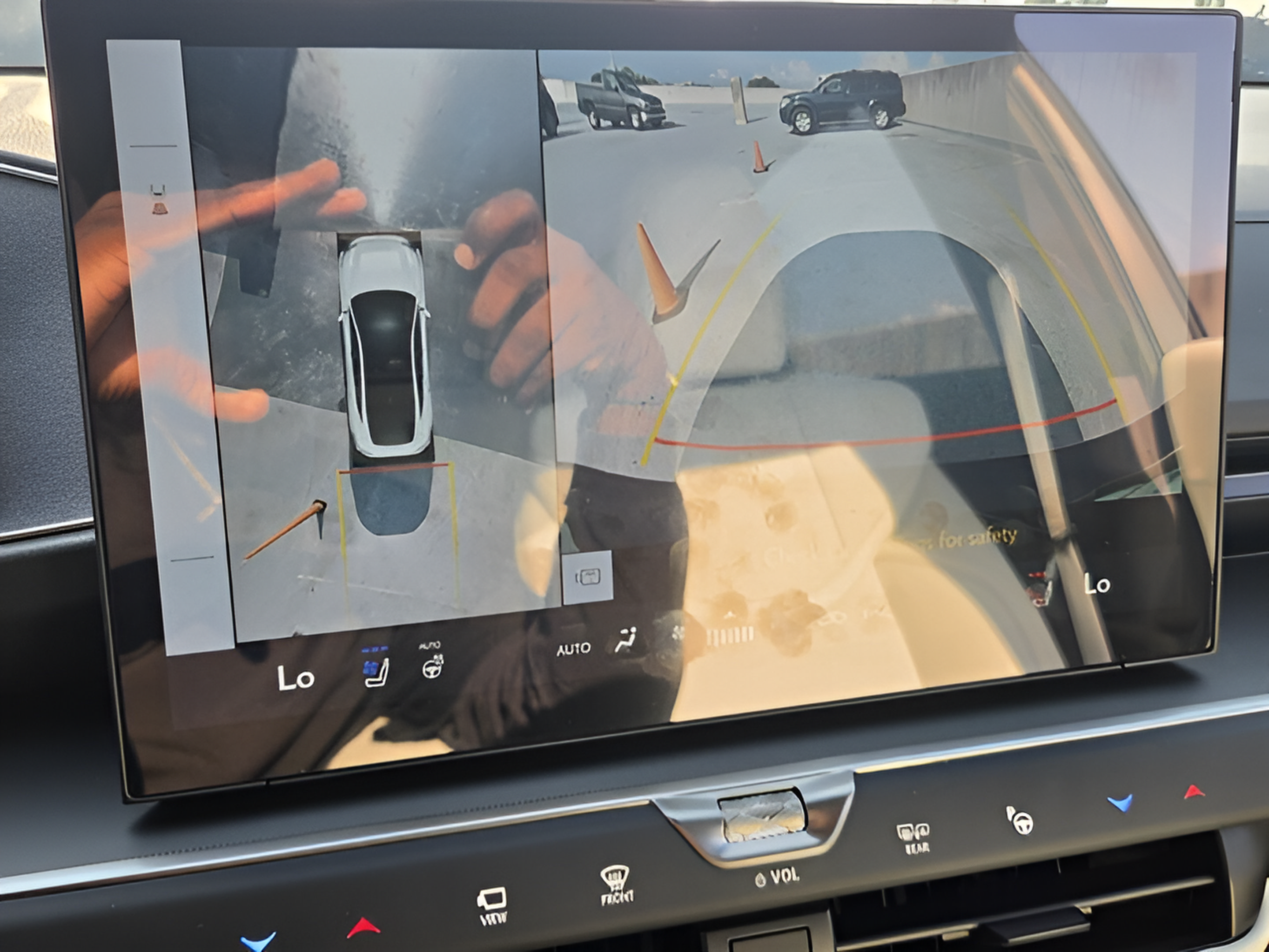 New 2026 Lexus ES 350e w/ Accessory Package (Z2) FWD image 19