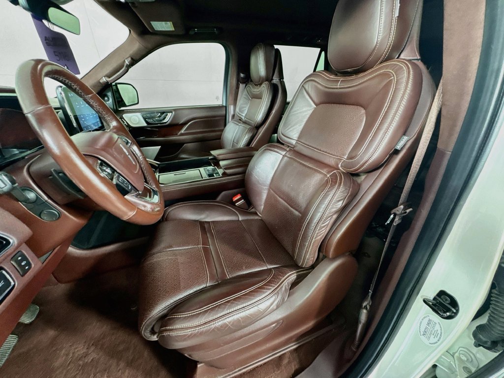 Used 2021 Lincoln Navigator L Black Label w/ Cargo Convenience Package AWD/4WD image 26