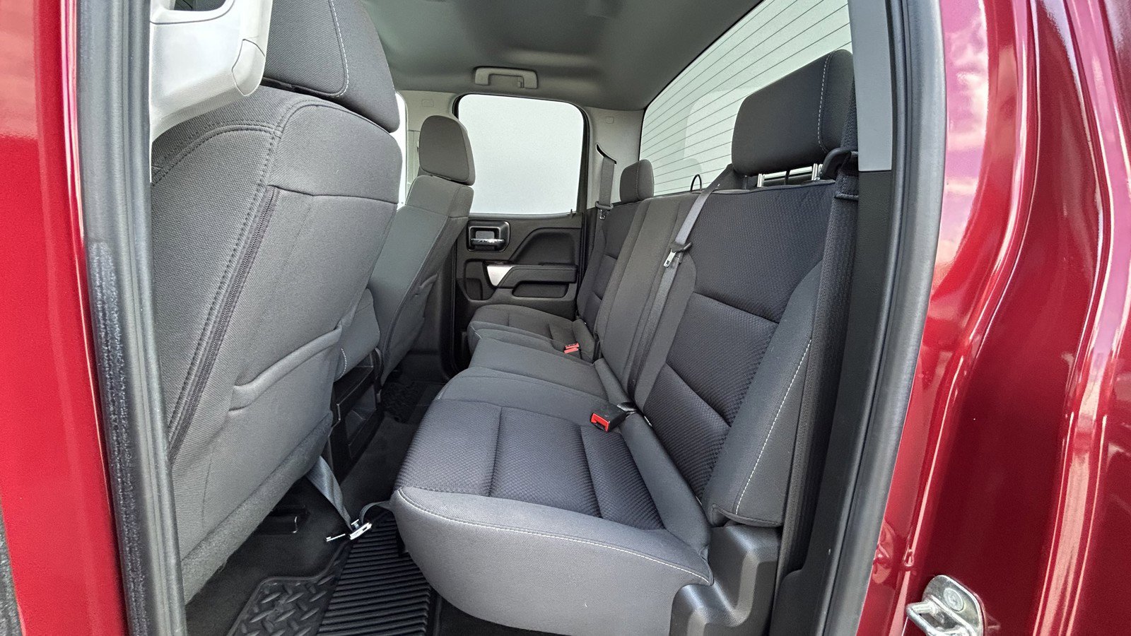 Used 2018 Chevrolet Silverado 1500 LT w/ All Star Edition image 13